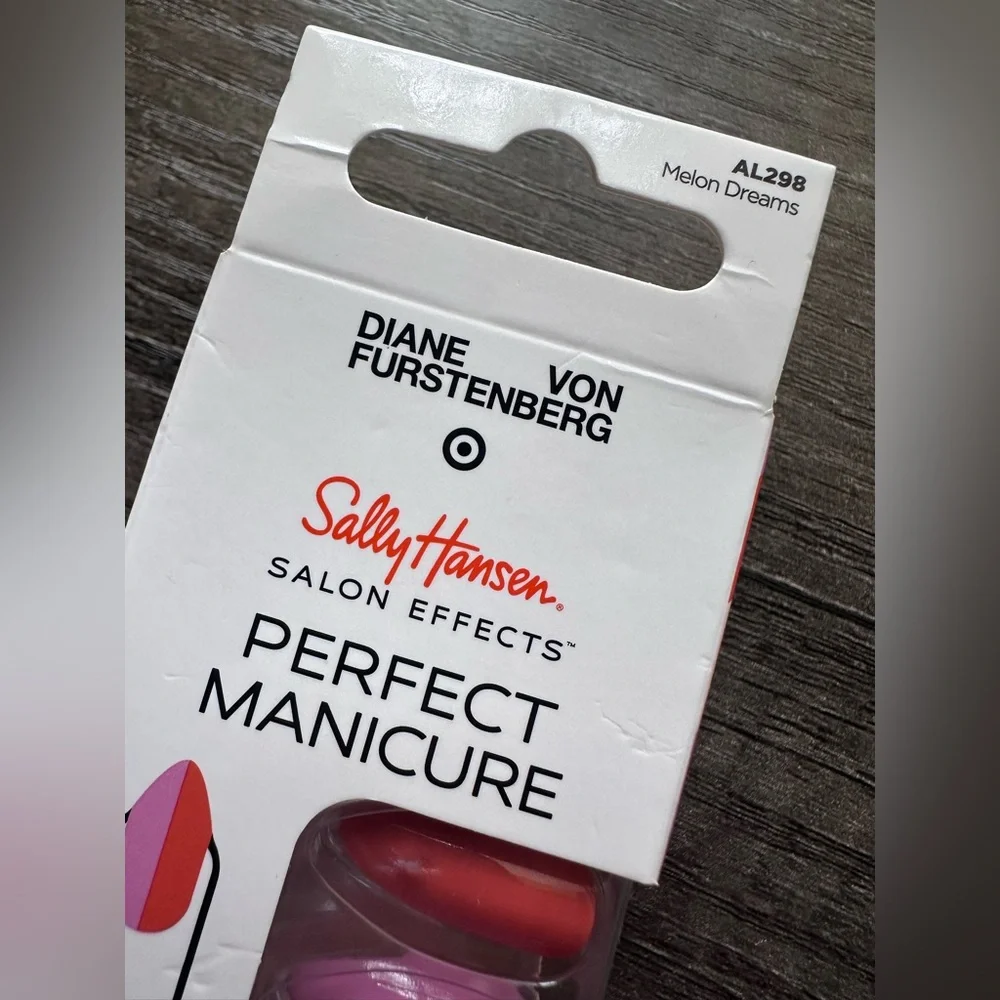 DVF x‎ Target Sally Hansen Perfect Manicure Almond Shape Melon Dreams Press Ons